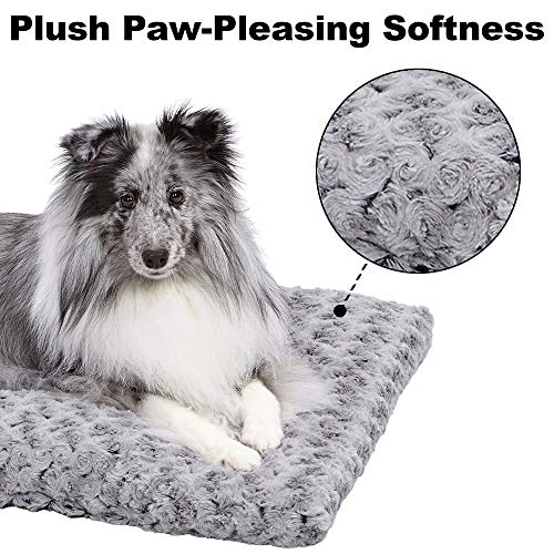 MidWest Homes for Pets Deluxe Dog Beds | Super Plush Dog & Cat Beds Ideal for Dog