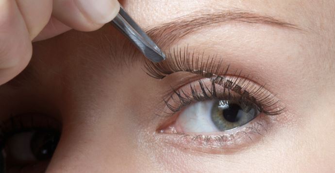 Got Magnetic Lashes and Eyeliner Questions? Here are your Top 10 Questions Answered!